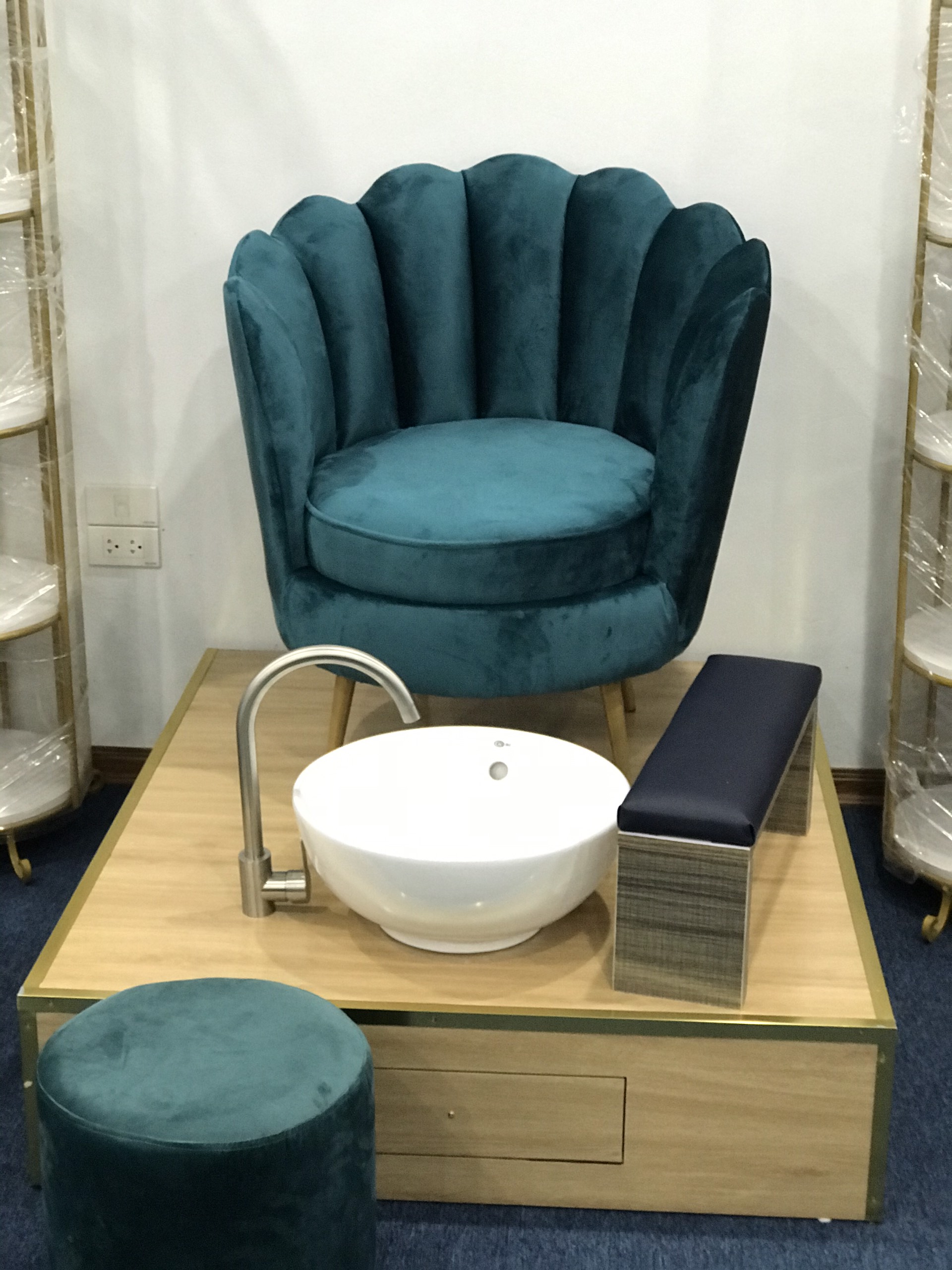 4a0b4c7369c0af9ef6d1