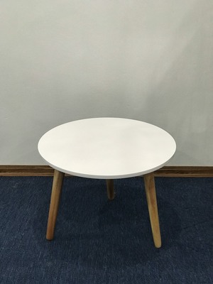 BÀN TRÒN 3 CHÂN MẶT GỖ_640b8e9e45d44.jpeg