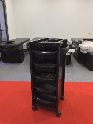 XE ĐẨY NHỰA 5 TẦNG ĐEN 2_640b8eaccda30.jpeg